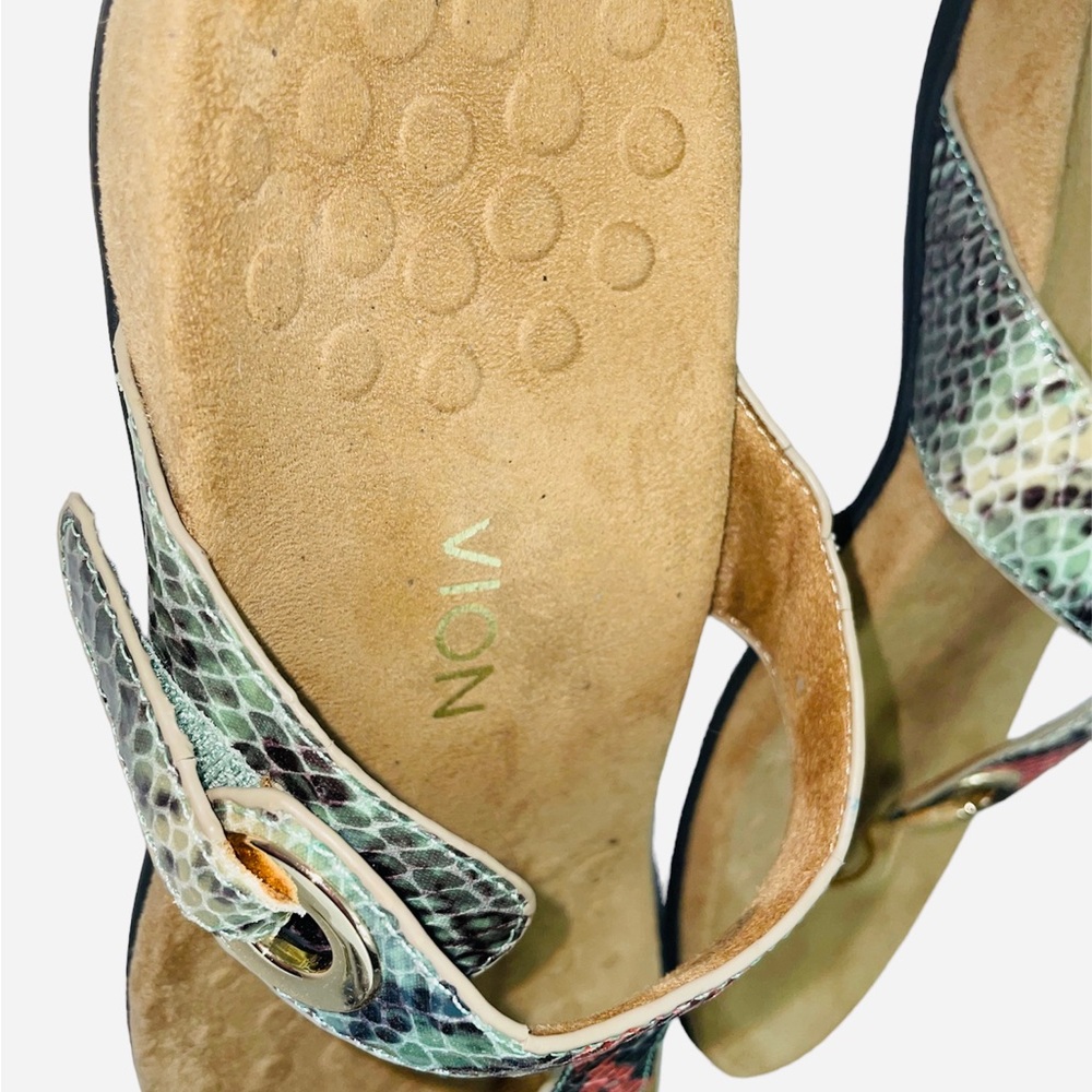 Vionic Sandals Size 8* - Picture 6 of 11